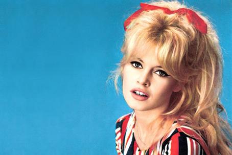 look Brigitte Bardot